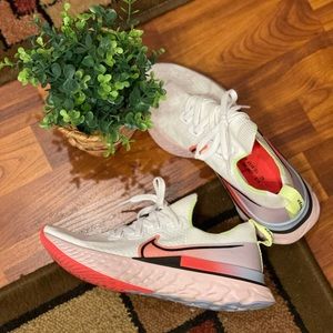 Women’s Nike React Infinity Run Flyknit Shoes